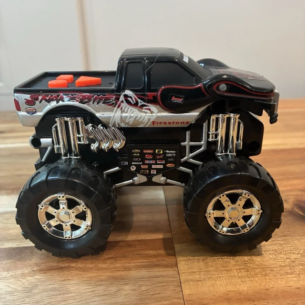 Toy State Road Rippers Snake Bite Monster Truck Firestone Lights Sound Motorized